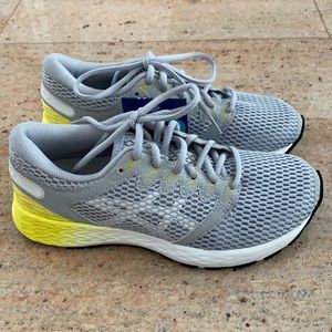 ASICS Roadhawk FF2 Sneakers Size 6